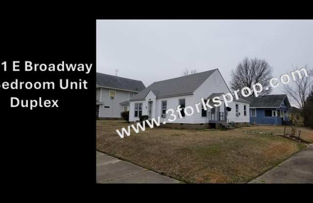 1601 East Broadway Street photos photos