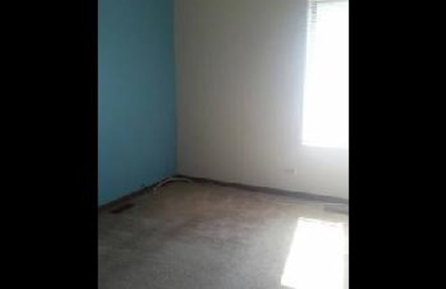 3829 N Lakewood Gallery 4