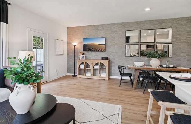 22 WHALER Drive Gallery 2