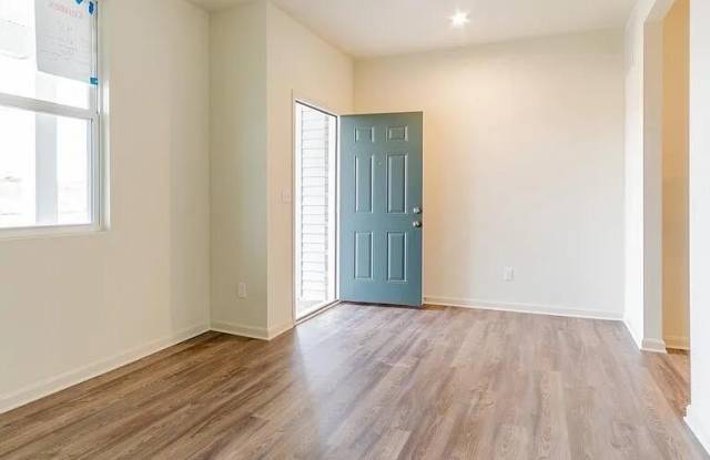 4003 White Pine Ln Gallery 2