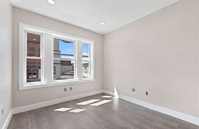197 WOODWARD ST Gallery 3