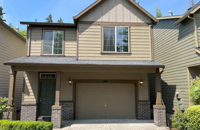 Spacious 3-Bedroom Home with Wooded Views  Vaulted Ceilings photos photos