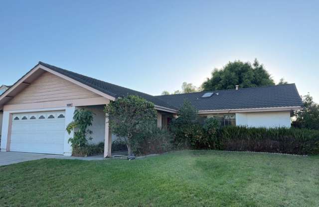 STUNNING Single Story, 3 Bedroom, 2 Car Garage! Gallery 1