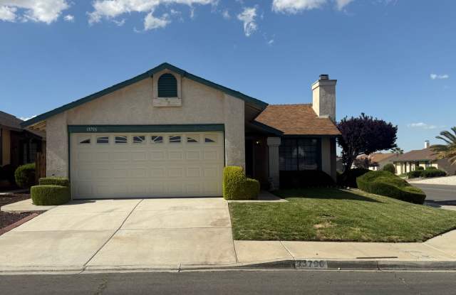 Victorville Home- Nice 2 Bedroom, 2 Bathrooms, Centrally Located, Landscaped photos photos