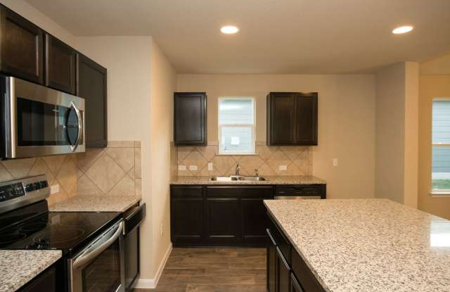 142 Sulphur River Loop Hutto, TX 78634 Gallery 4