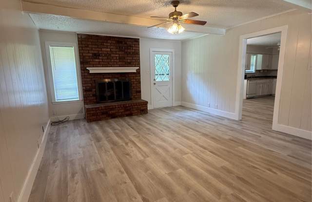 2409 Caprice Avenue Gallery 3