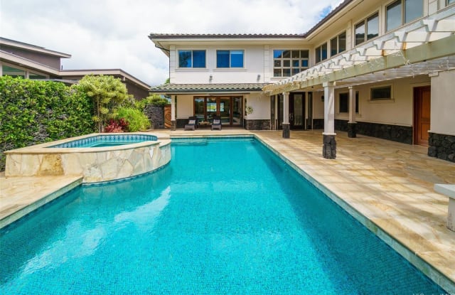 7096 Kalanianaole Highway - 7096 Kalanianaʻole Highway, East Honolulu, HI 96825