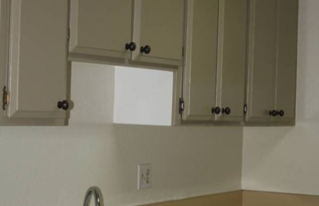 3325 Montrose Ave B - 3325 Montrose Avenue, Glendale, CA 91214