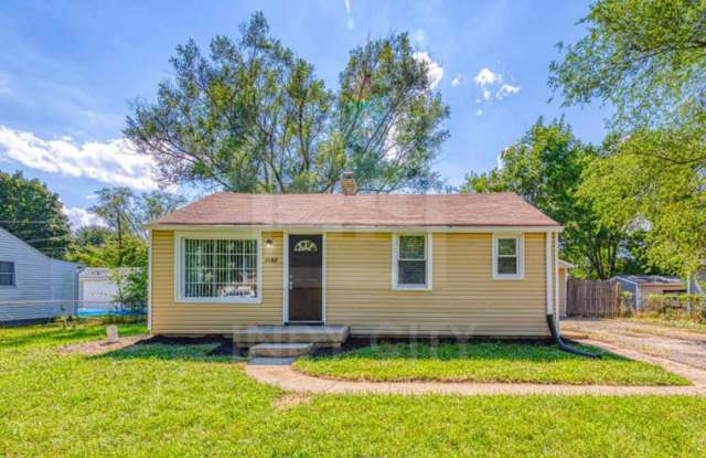 1102 Worcester Avenue photos photos