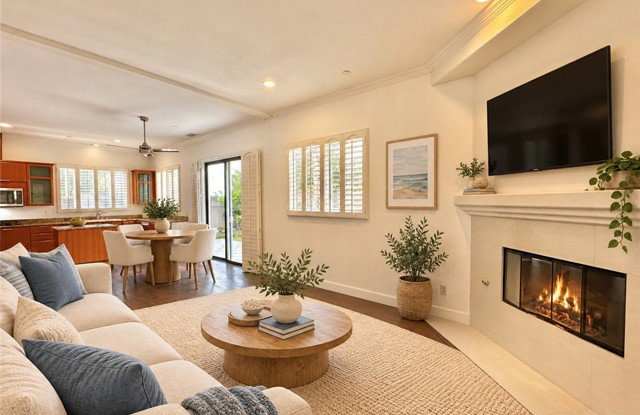 2222 Rockefeller Lane Gallery 3