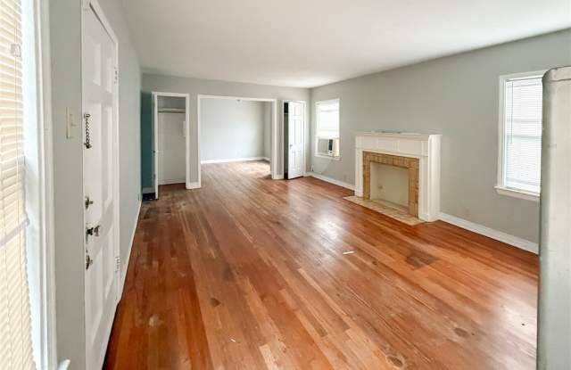 250 Rosebud Avenue unit: 4 photos photos