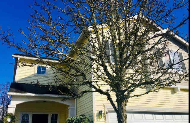 Open and charming - 304 Kirkland Avenue Southeast, Renton, WA 98056