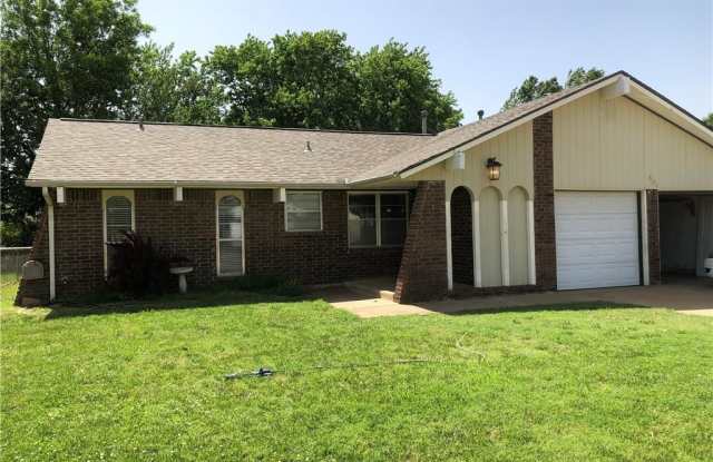 601 Howard Court Gallery 2