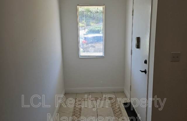 28777 Bradley Rd Gallery 4