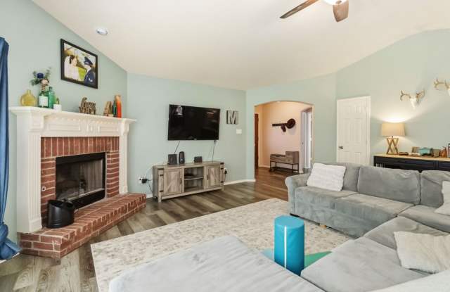 9003 Hilltop Crossing Dr Gallery 4