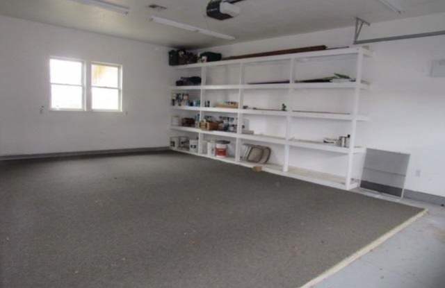 8163 Robben Road Gallery 2