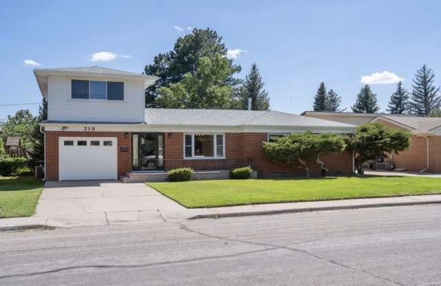 219 Carroll Ave - 219 Carroll Avenue, Cheyenne, WY 82009