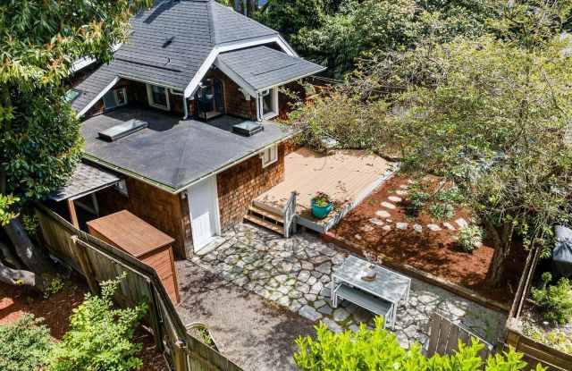 3Bd/1.75Ba Seattle Home - 7141 47th Avenue Southwest, Seattle, WA 98136