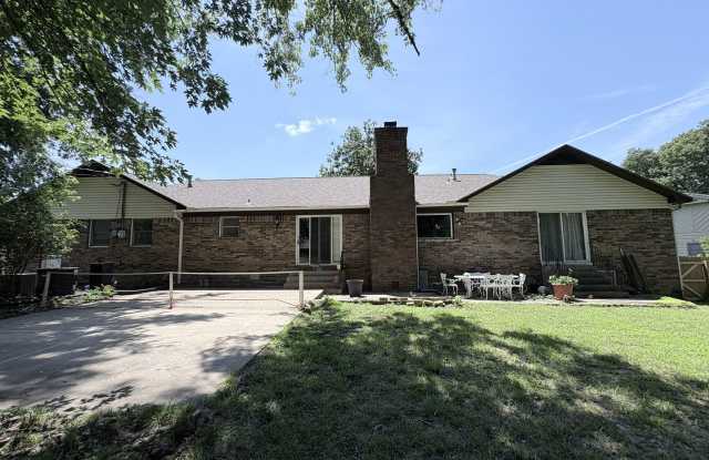 Remarkable 4 bed 2.5 bath w/ basement in Siloam Springs Gallery 4