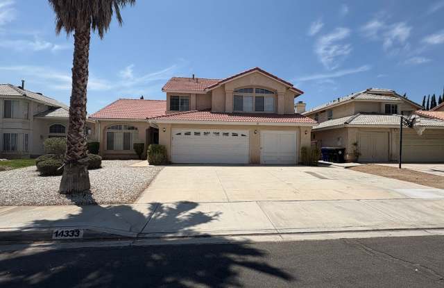 5 BEDROOM, 2 STORY,SPACIOUS VICTORVILLE HOME! NEAR MALL! Gallery 1