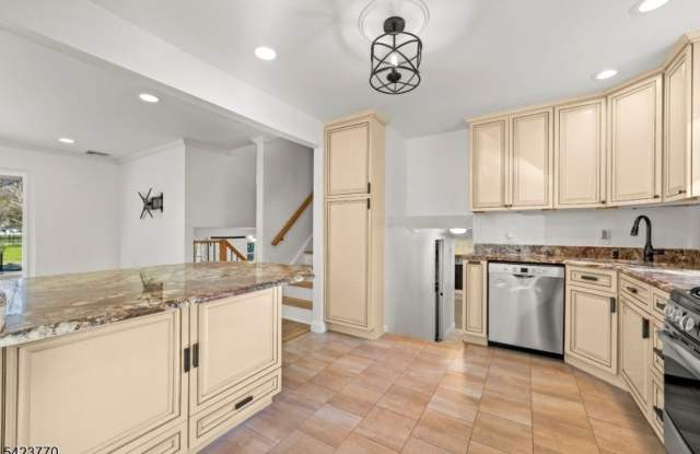 27 Meadowview Rd photos photos