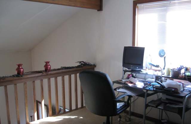 Spacious 3bed home in quiet Westside neighborhood just blocks from shopping & campus. Gallery 4