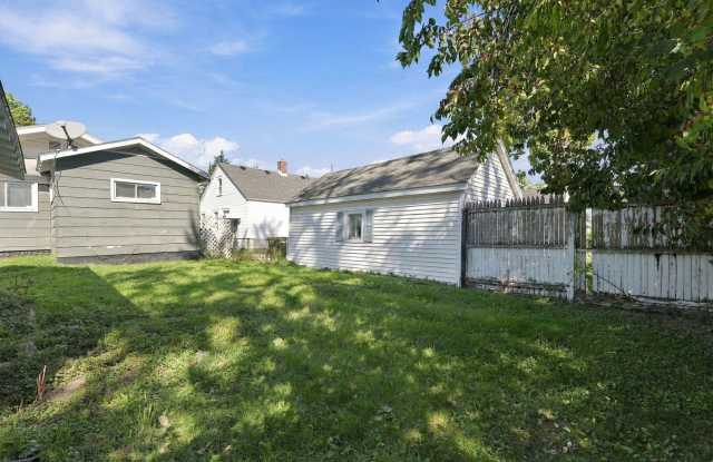 3-Bedroom Home w/ Modern Updates Gallery 4
