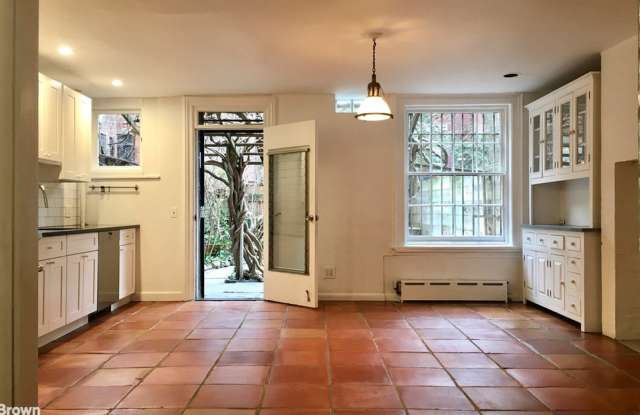 62 Perry Street Gallery 4