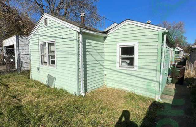 2049 N Gale Ave - 2049 North Gale Avenue, Peoria, IL 61604