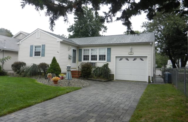 312 New Jersey Avenue - 312 New Jersey Avenue, Point Pleasant Beach, NJ 08742