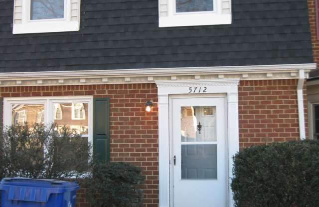 Lovely 3 bedroom Townhouse Available photos photos