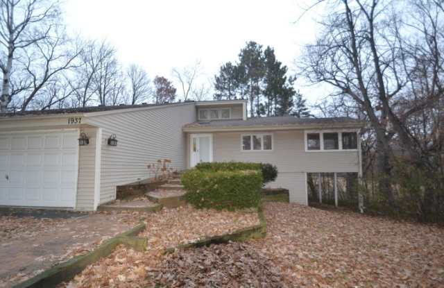 1937 Oakland Road - 1937 Oakland Road, Minnetonka, MN 55305