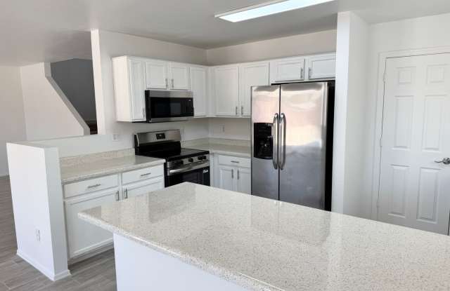 Remodeled 5 Bedroom/3 Bathroom + Large Loft in Tolleson Gallery 3