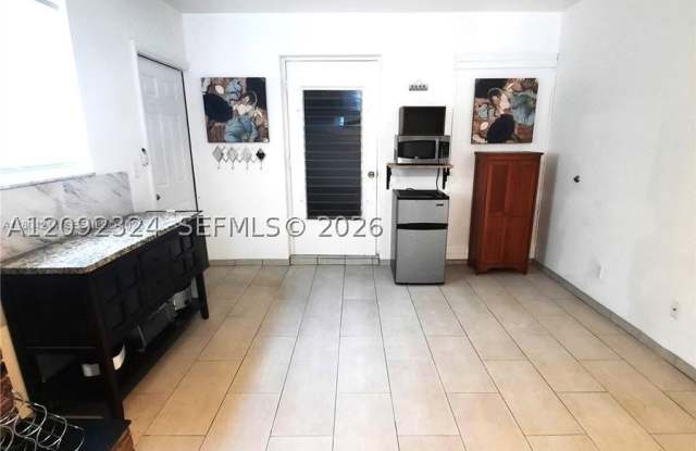 3838 NE Melba Dr Gallery 3