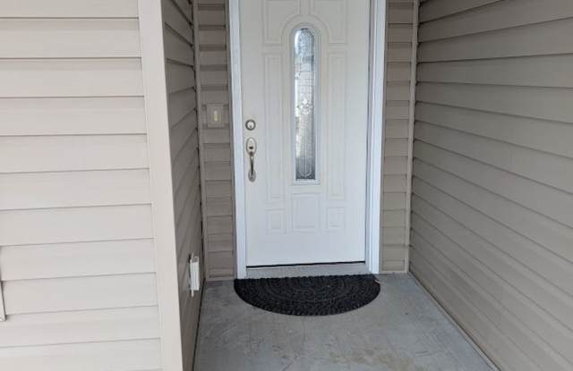 Gorgeous 3 Bed 2 Bath Clarkston Townhouse in 55+ Community Gallery 4