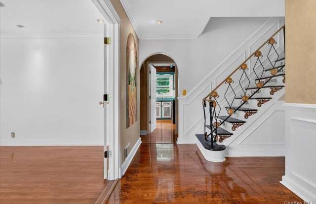 1155 Webster Avenue Gallery 3