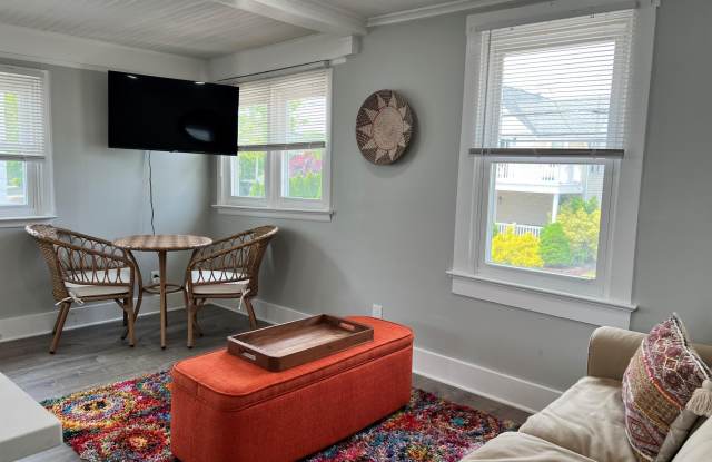 324 Mccabe Avenue Gallery 2