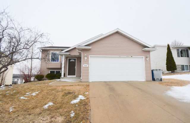 Great NW Home with Fenced Yard Near Gibbs Elementary photos photos