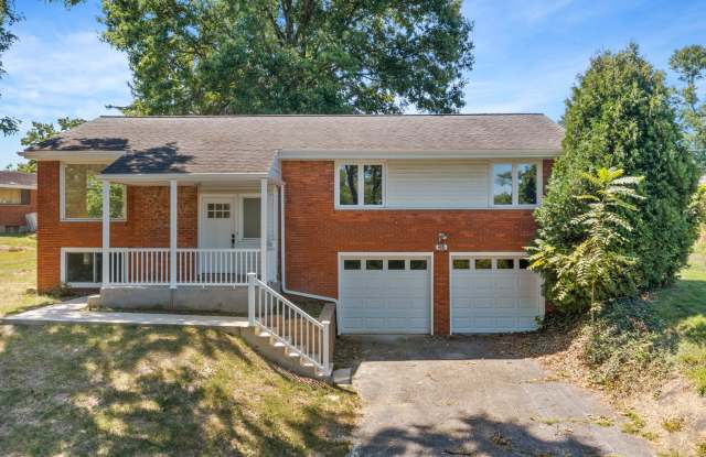 Beautifully Renovated 4 Bed/ 2 Bath with 2 Car Garage photos photos