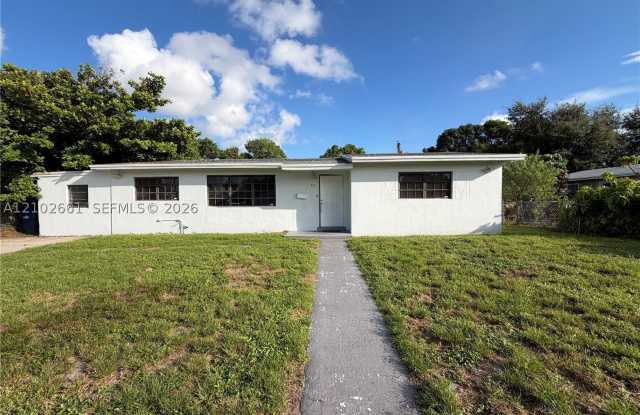 735 NW 178th Ter Gallery 1
