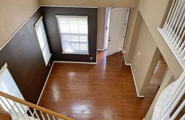 MODERN 3 BEDROOM 2 STORY W/ HUGE LOFT OVER GARAGE IN DIXON *STAR RENTALS Gallery 4