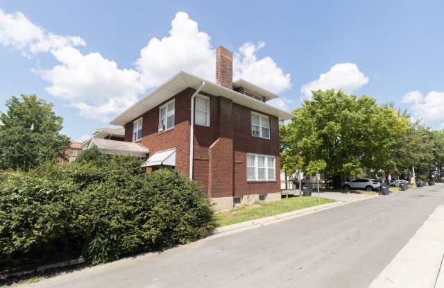 Spacious 4BR Historic Home Near Downtown & Mizzou Gallery 4