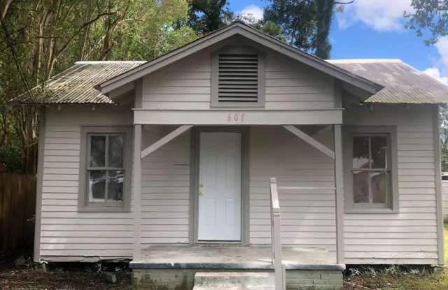 3 bedroom home in Lafayette! - 607 South Sterling Street, Lafayette, LA 70501