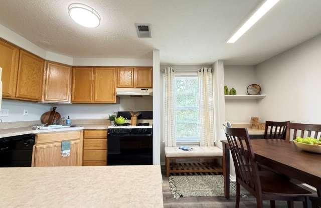 Ashmore Trace Apartments of Greenwood Gallery 2