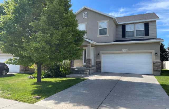 Large Single Family Home Now Available For Rent! Gallery 3