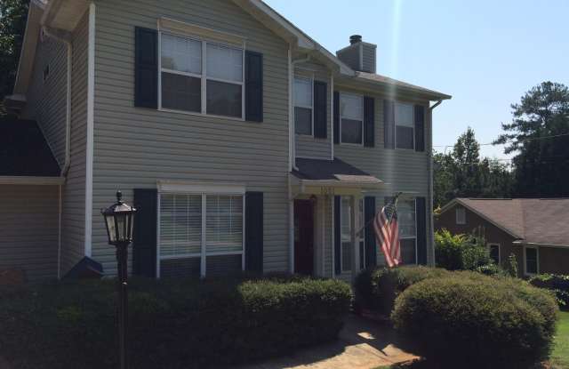 1021 Berkshire Dr - 1021 Berkshire Drive, Anniston, AL 36207