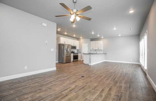 ***2010 Periwinkle Place*** Gallery 4
