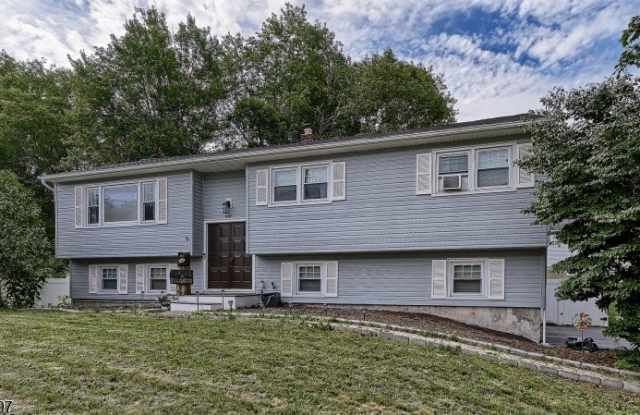 405 Warwick Tpke photos photos