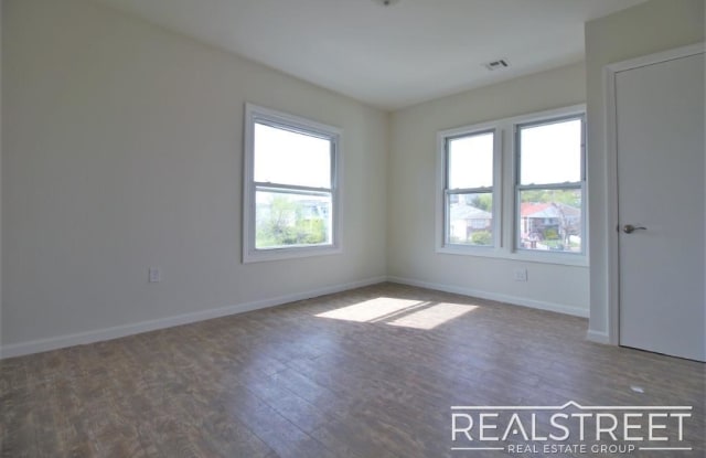 502 Lincoln Street - 502 Lincoln Street, Cedarhurst, NY 11516