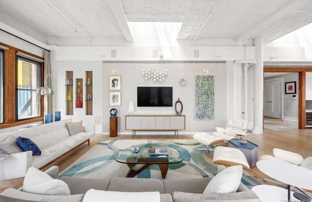 1 HUDSON Street Gallery 3